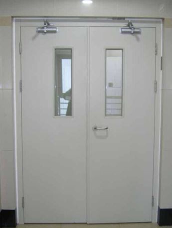 Staklena vatra ocijenjena dvostrukim metalnim vratima